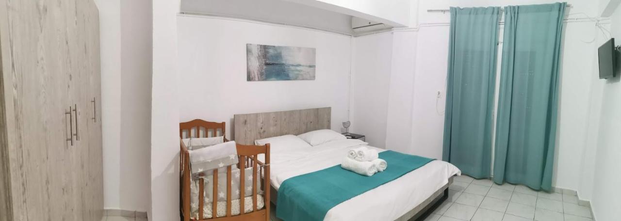 La Familia Apartments Olympiakí Aktí Exteriör bild
