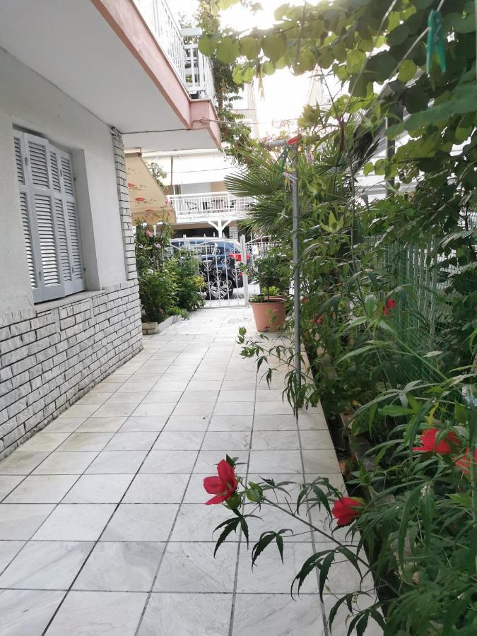 La Familia Apartments Olympiakí Aktí Exteriör bild