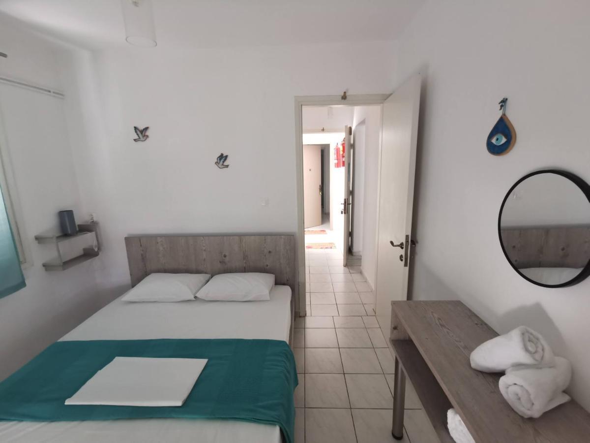 La Familia Apartments Olympiakí Aktí Exteriör bild