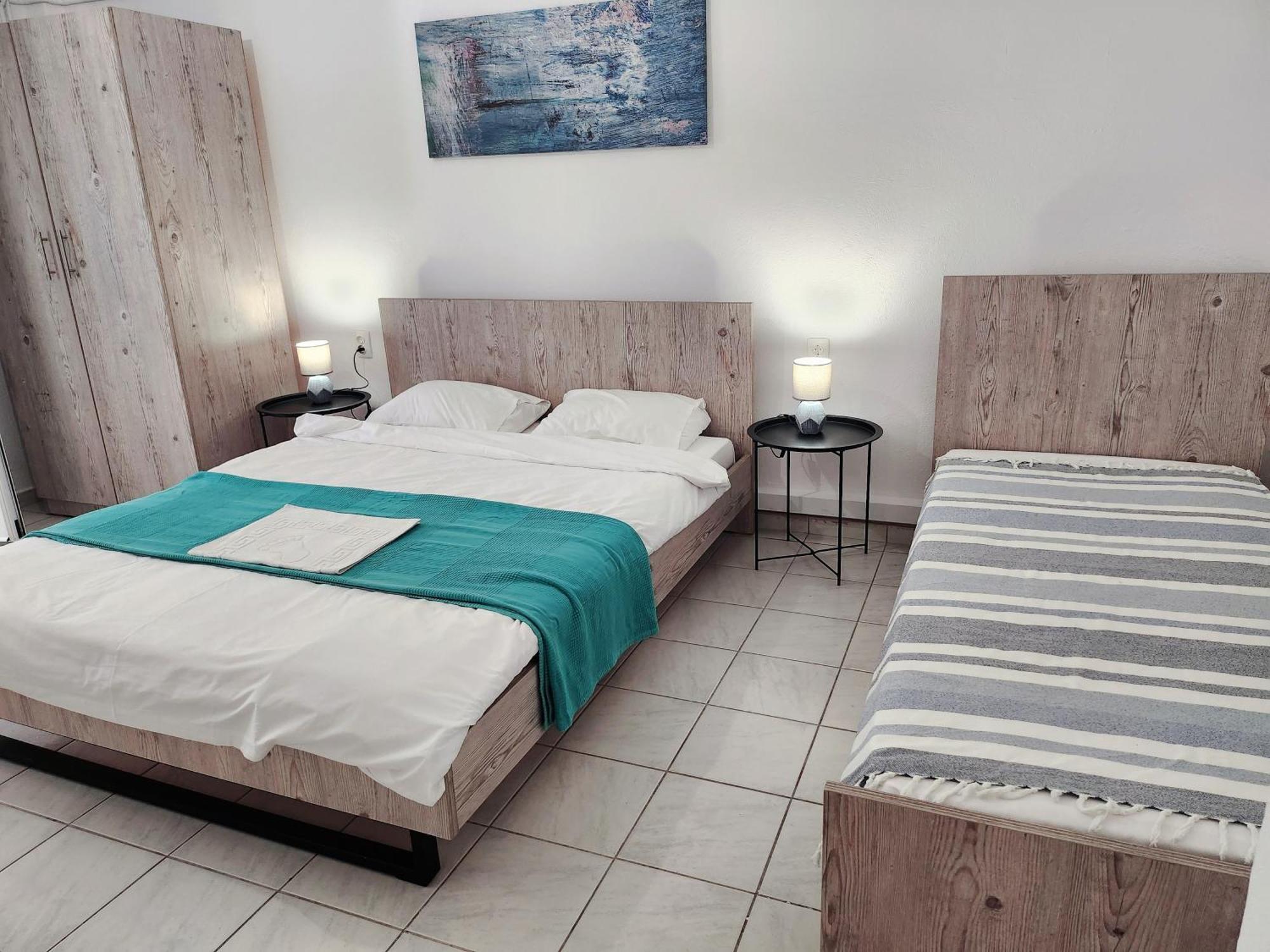 La Familia Apartments Olympiakí Aktí Exteriör bild