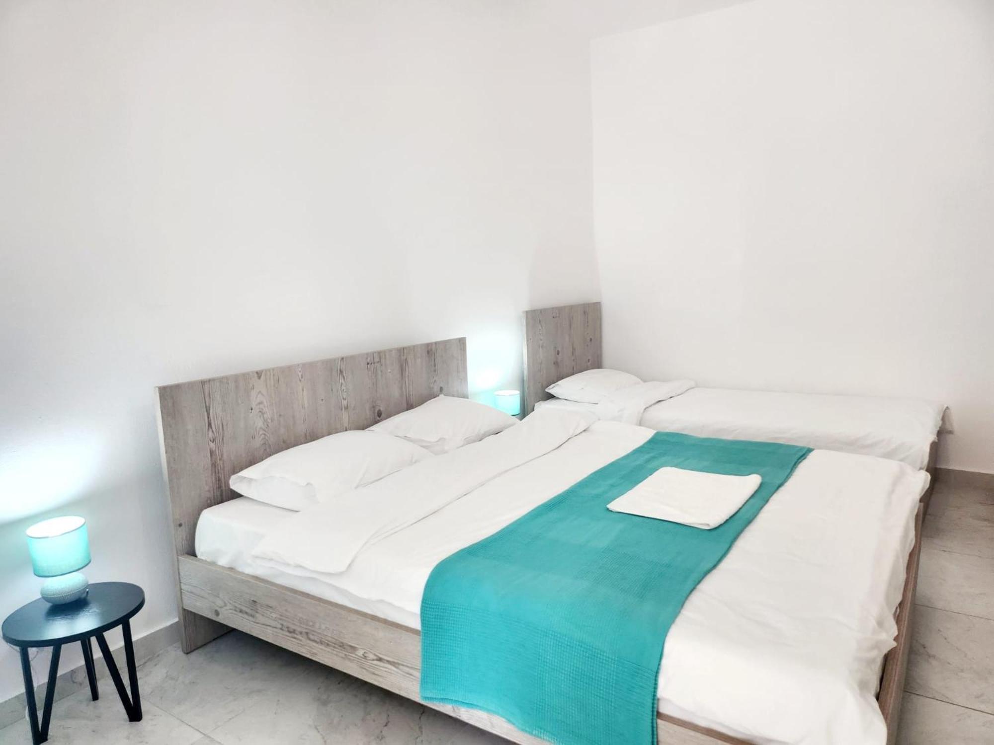 La Familia Apartments Olympiakí Aktí Exteriör bild