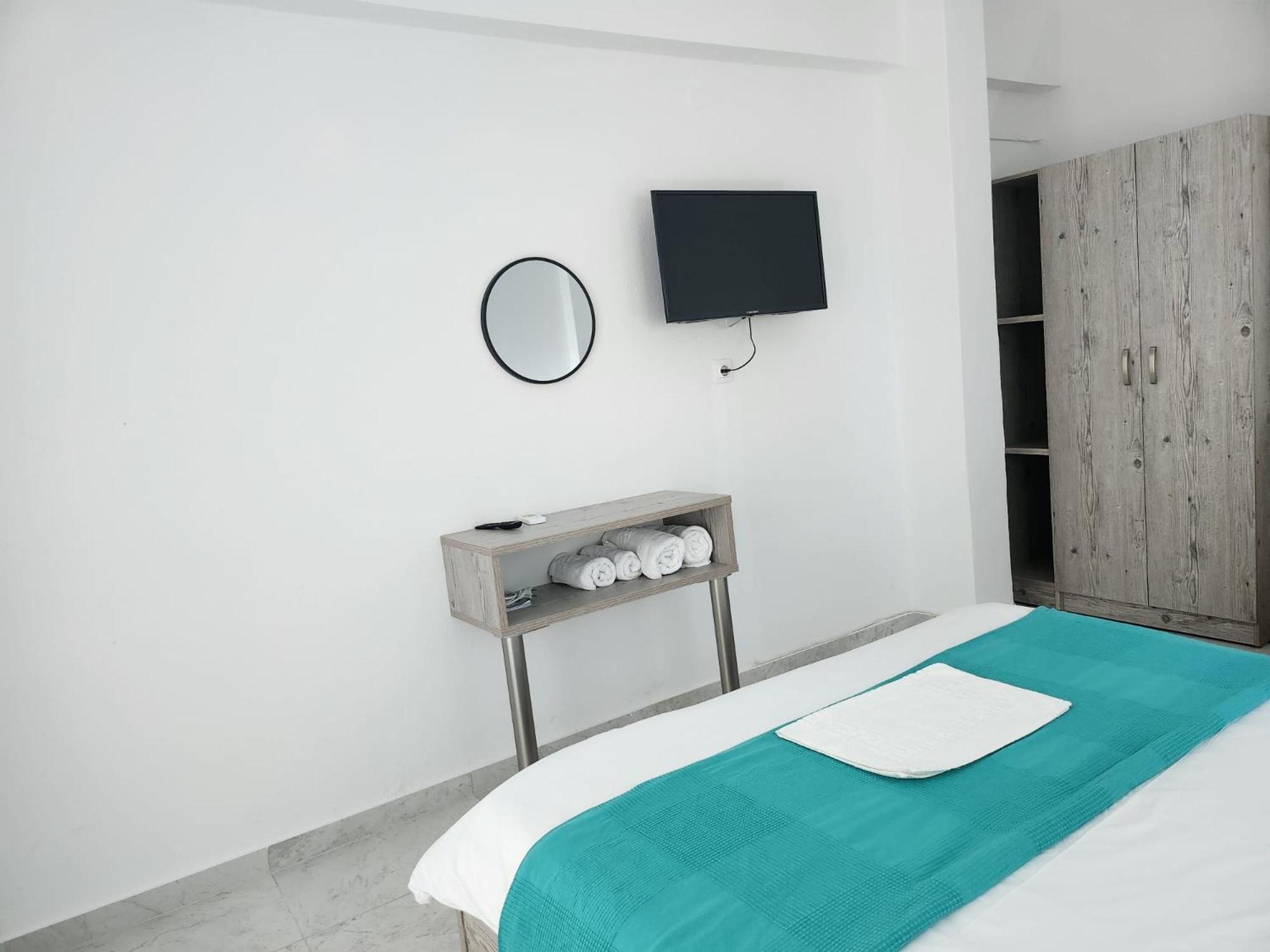 La Familia Apartments Olympiakí Aktí Exteriör bild